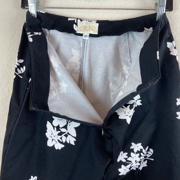 Cache Capri Pants NWT Black & White Floral - Picture 6 of 9